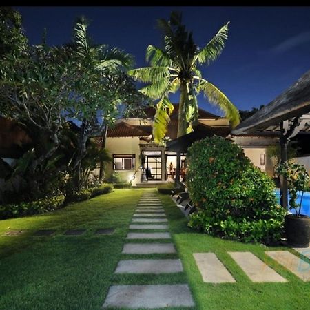 Villa Seminyak William Exteriör bild